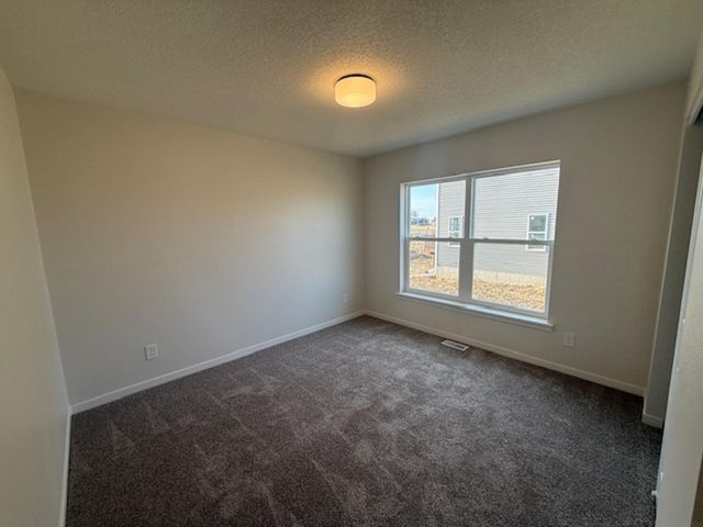 5752 Wall Street, Waterloo, IA 50701