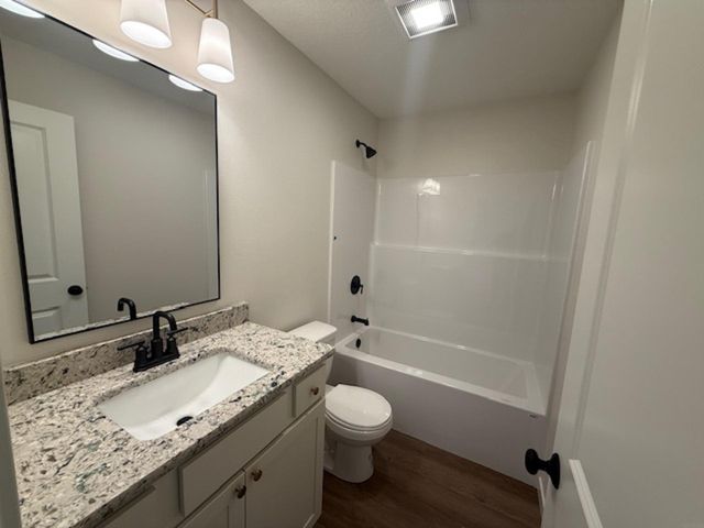 5752 Wall Street, Waterloo, IA 50701