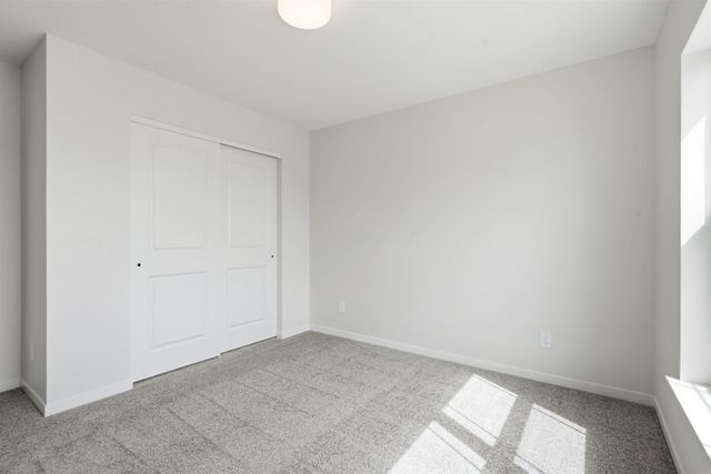 5752 Wall Street, Waterloo, IA 50701