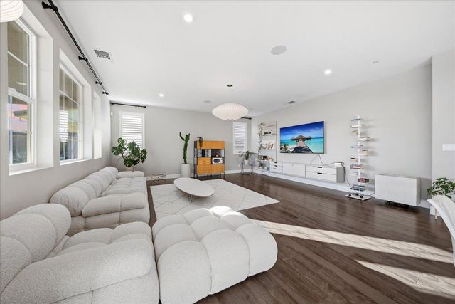 3329 Jackrabbit Ct, Folsom, CA 95630