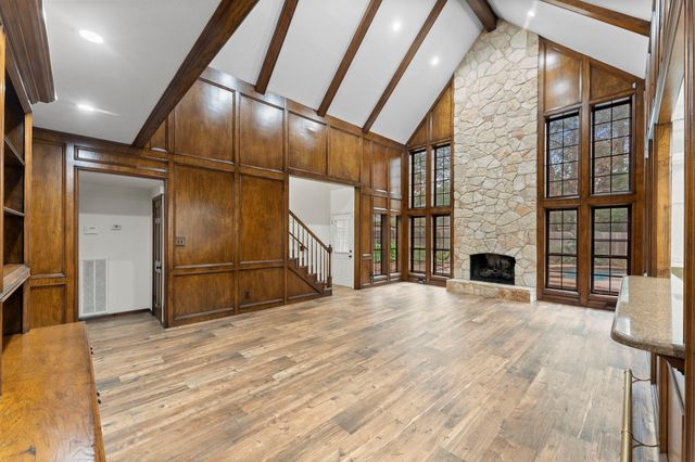 6 Thornhedge Court, The Woodlands, TX 77381