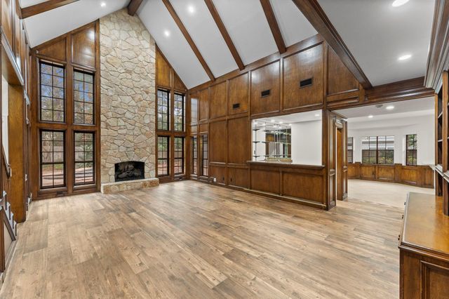 6 Thornhedge Court, The Woodlands, TX 77381