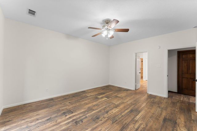 6 Thornhedge Court, The Woodlands, TX 77381