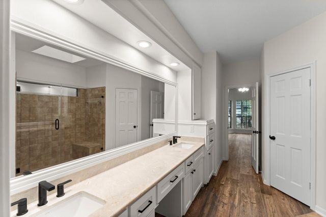 6 Thornhedge Court, The Woodlands, TX 77381