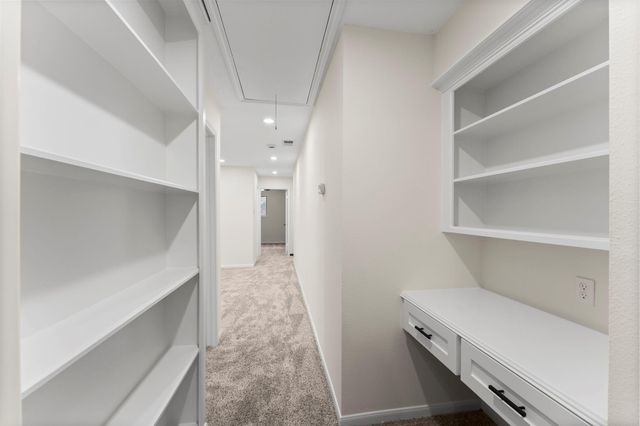 6 Thornhedge Court, The Woodlands, TX 77381