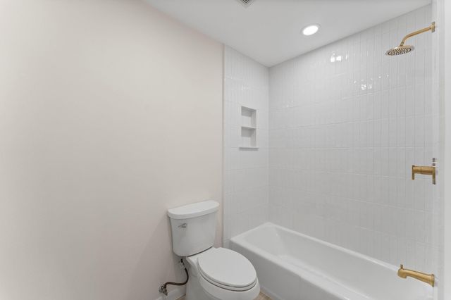 6 Thornhedge Court, The Woodlands, TX 77381