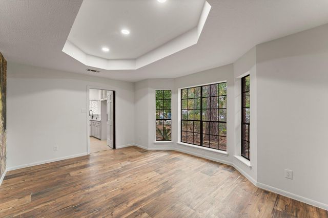 6 Thornhedge Court, The Woodlands, TX 77381