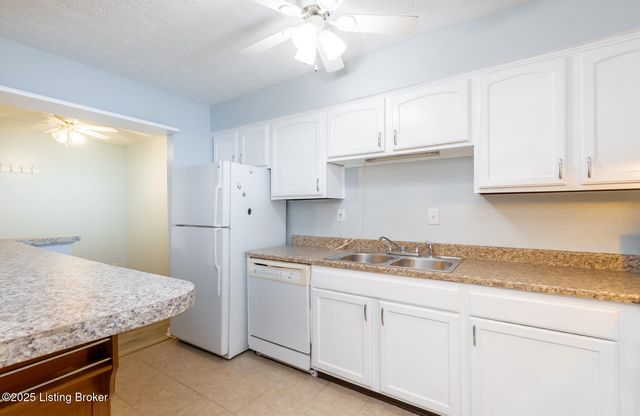 7052 Wildwood Cir 107, Louisville, KY 40291