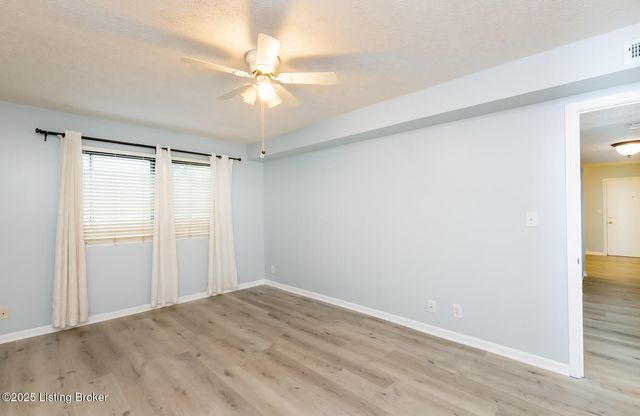 7052 Wildwood Cir 107, Louisville, KY 40291