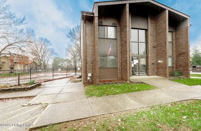 7052 Wildwood Cir 107, Louisville, KY 40291