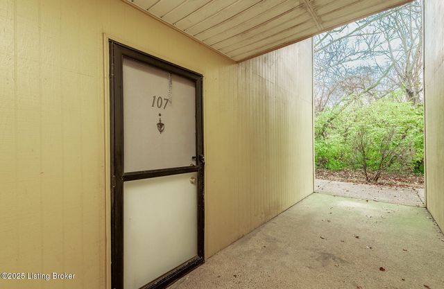 7052 Wildwood Cir 107, Louisville, KY 40291