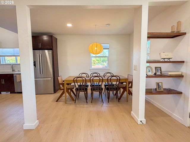 10027 Se KNIGHT St, Portland, OR 97266