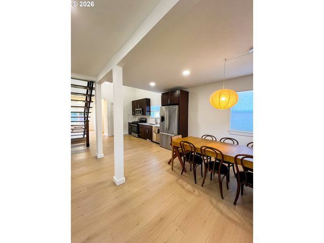 10027 Se KNIGHT St, Portland, OR 97266