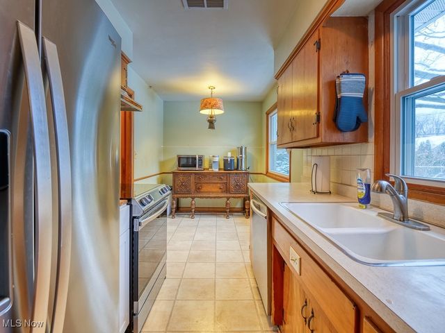 22370 Bartlett Drive, Rocky River, OH 44116