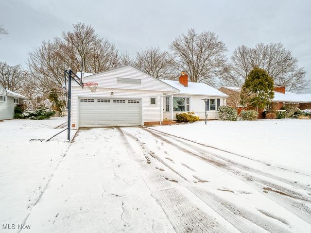 22370 Bartlett Drive, Rocky River, OH 44116