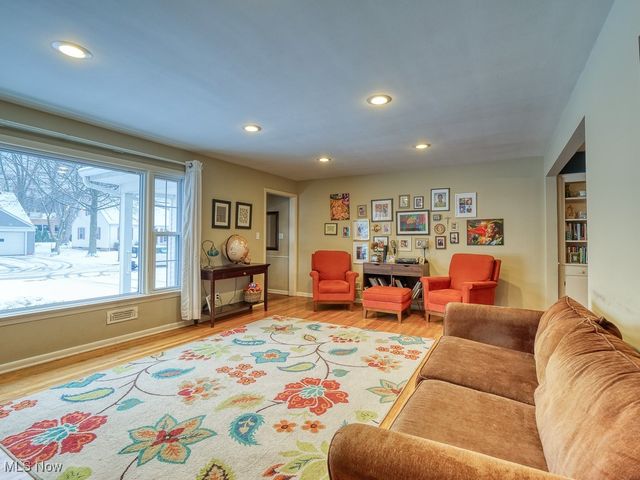 22370 Bartlett Drive, Rocky River, OH 44116