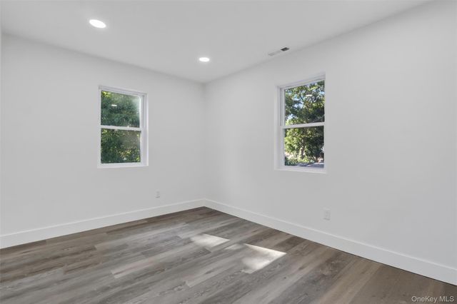 118 Floyd Road, Shirley, NY 11967