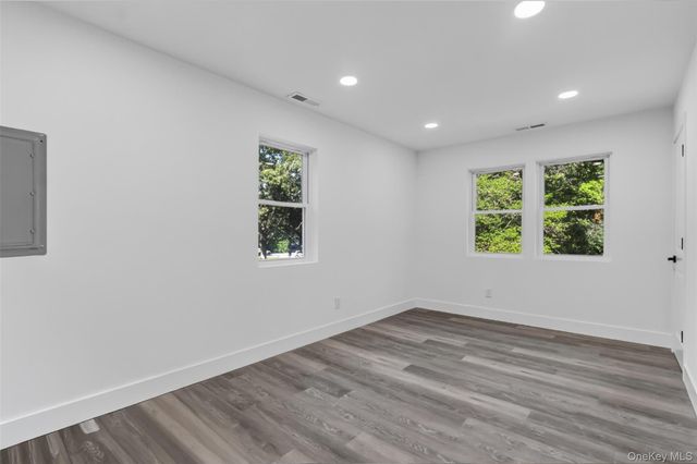 118 Floyd Road, Shirley, NY 11967