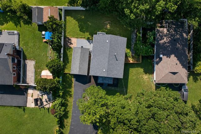 118 Floyd Road, Shirley, NY 11967