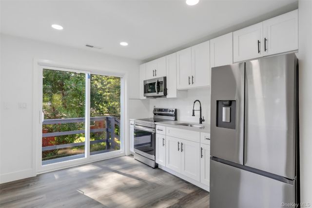 118 Floyd Road, Shirley, NY 11967