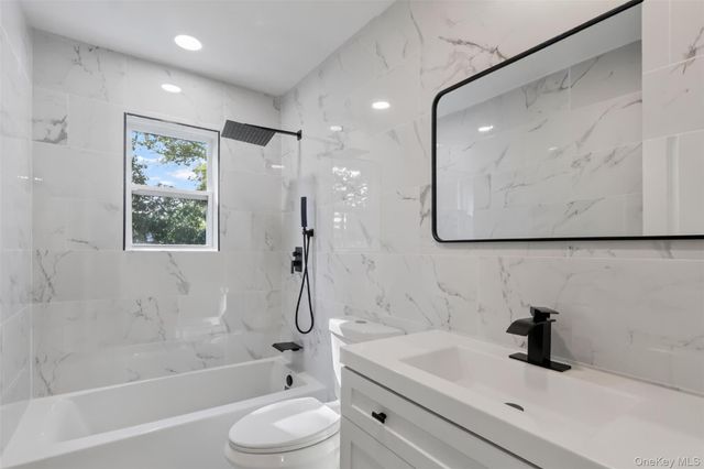 118 Floyd Road, Shirley, NY 11967