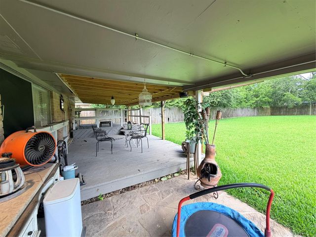 8602 Lazy Brook Lane, La Porte, TX 77571