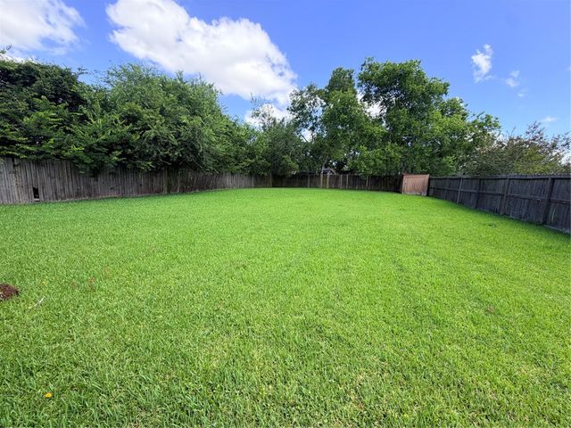 8602 Lazy Brook Lane, La Porte, TX 77571