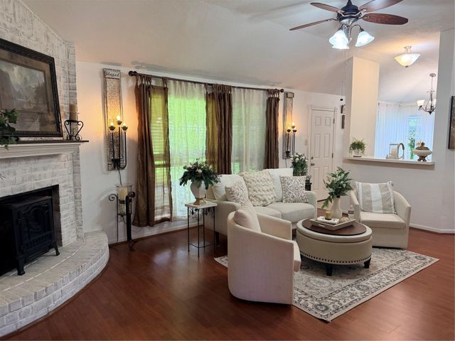 8602 Lazy Brook Lane, La Porte, TX 77571