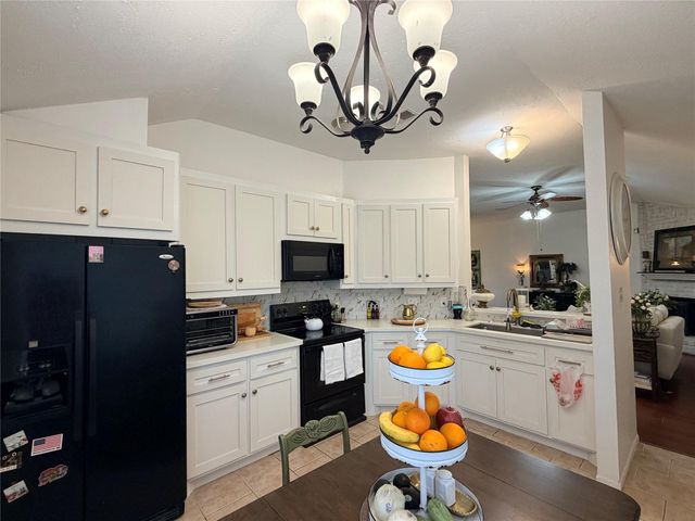 8602 Lazy Brook Lane, La Porte, TX 77571
