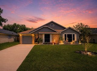 8602 Lazy Brook Lane, La Porte, TX 77571