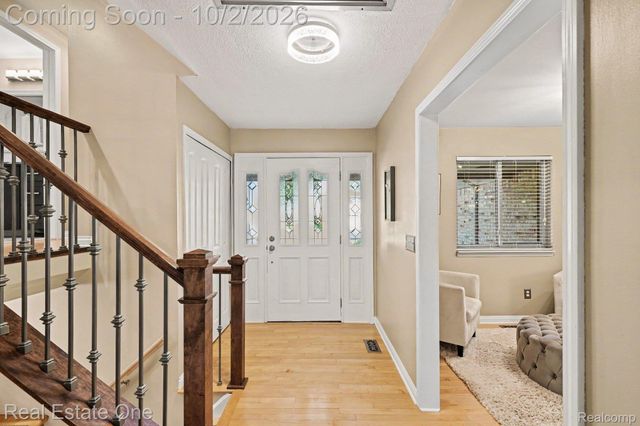 2341 Topaz Drive, Troy, MI 48085
