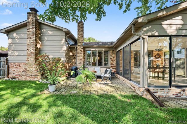 2341 Topaz Drive, Troy, MI 48085