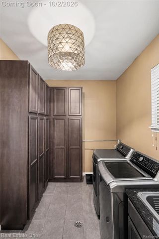 2341 Topaz Drive, Troy, MI 48085