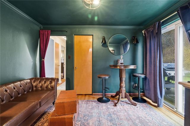 3138 Woodridge Dr, Whitehall, PA 15227