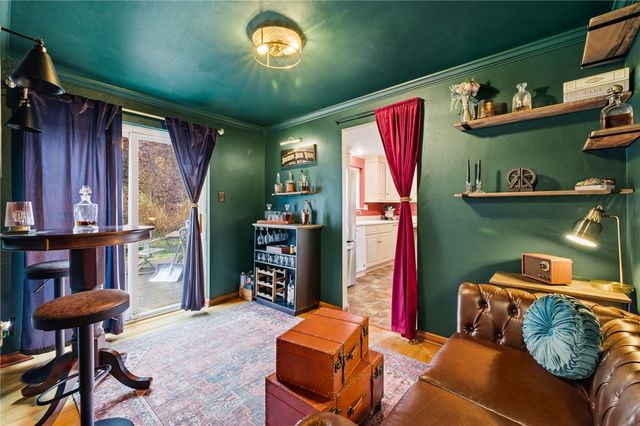 3138 Woodridge Dr, Whitehall, PA 15227