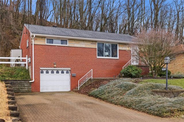 3138 Woodridge Dr, Whitehall, PA 15227