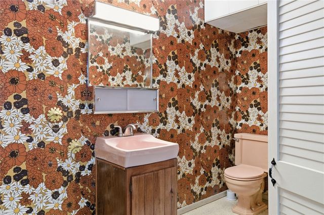 3138 Woodridge Dr, Whitehall, PA 15227