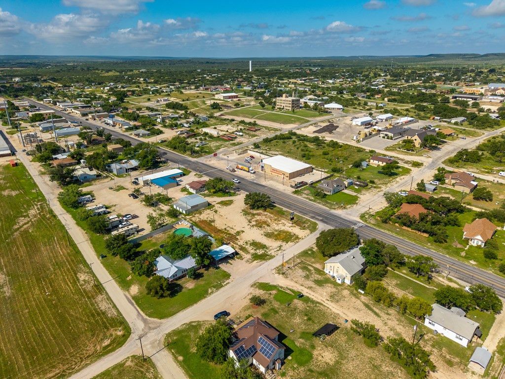 Image 4 of property listing at 0 Broadway Street, Mertzon, TX 76941