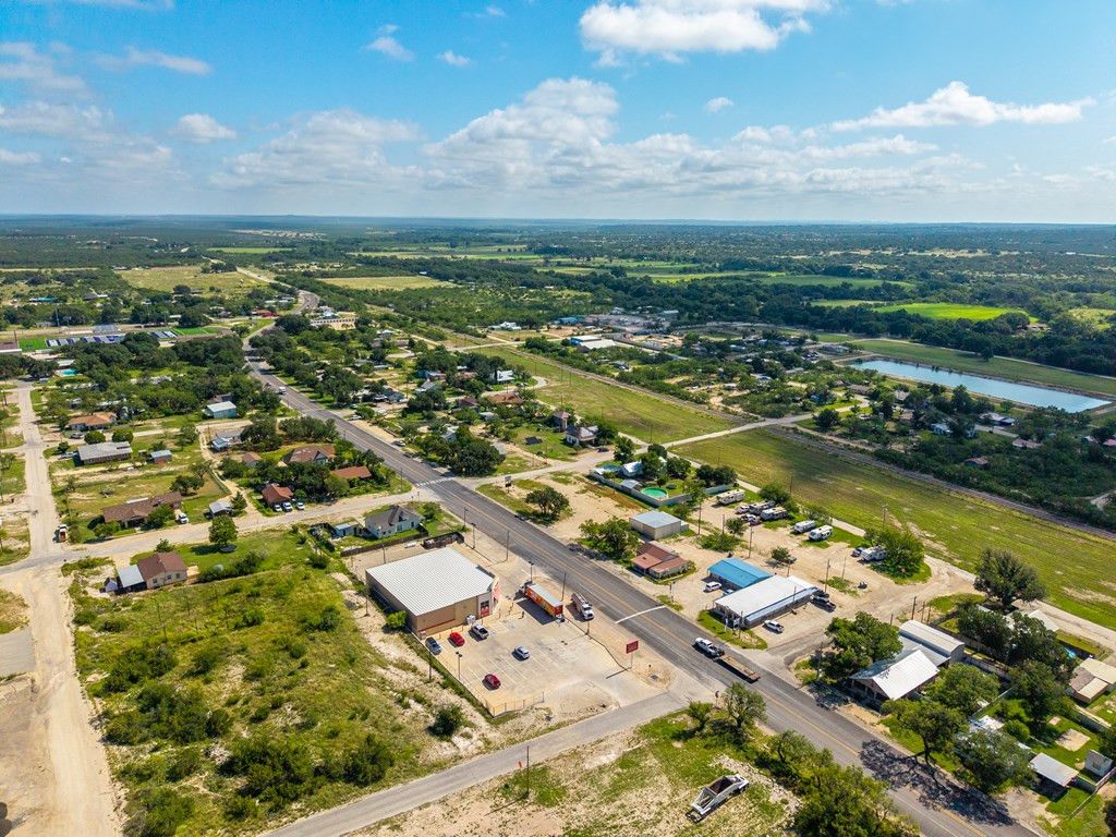 Image 7 of property listing at 0 Broadway Street, Mertzon, TX 76941