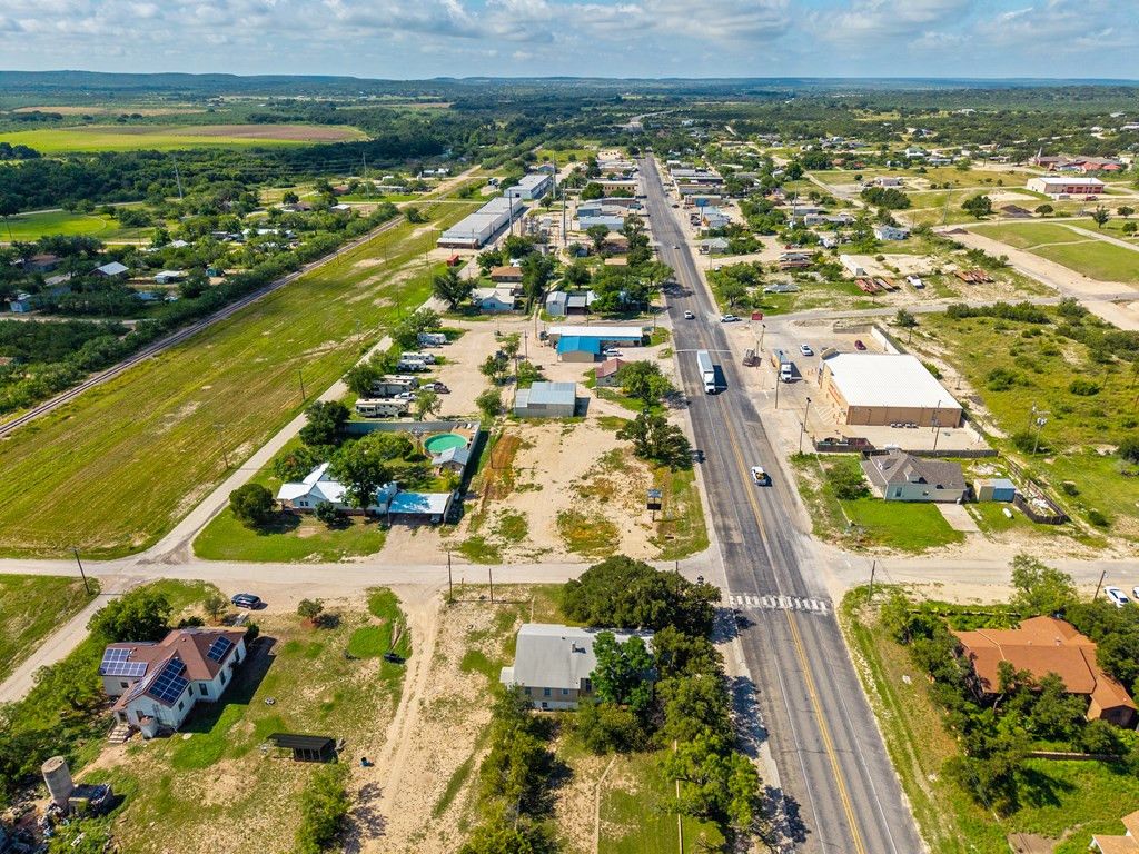 Image 9 of property listing at 0 Broadway Street, Mertzon, TX 76941
