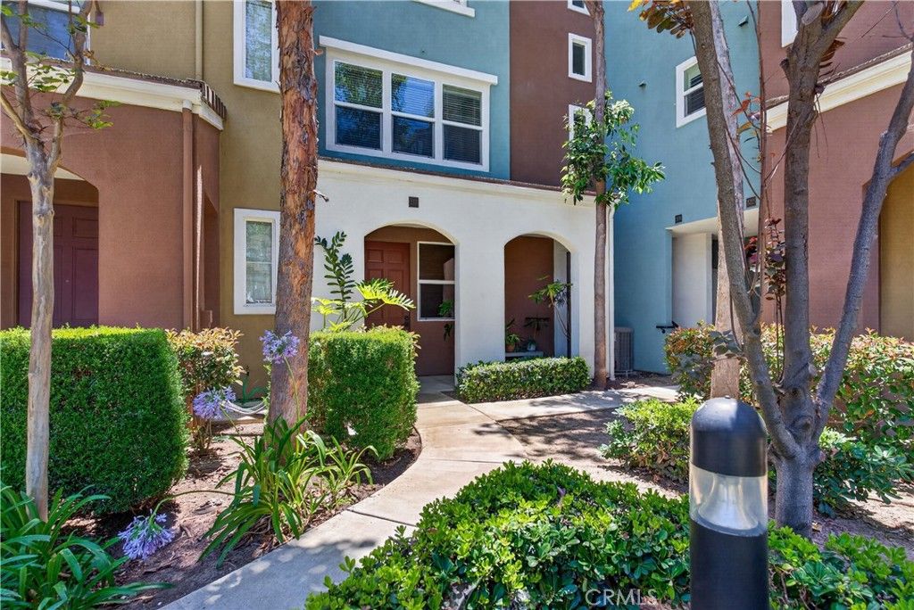 Image 2 of property listing at 217 W Zinfandel, Covina, CA 91723