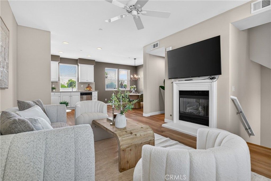 Image 8 of property listing at 217 W Zinfandel, Covina, CA 91723