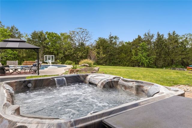 95 Bella Vista Road, Berryville, AR 72616