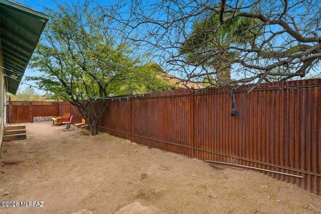1245 N 1st Avenue, Tucson, AZ 85719