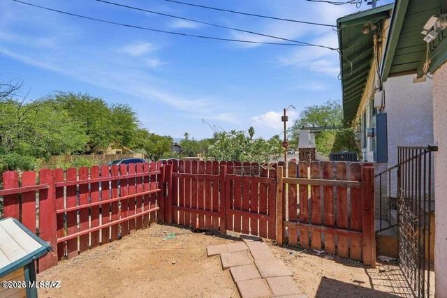 1245 N 1st Avenue, Tucson, AZ 85719