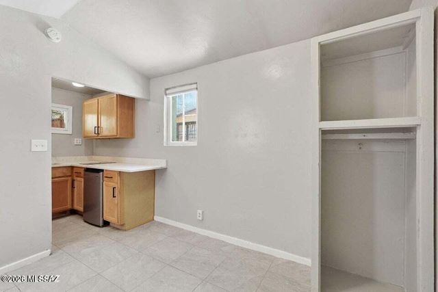 1245 N 1st Avenue, Tucson, AZ 85719