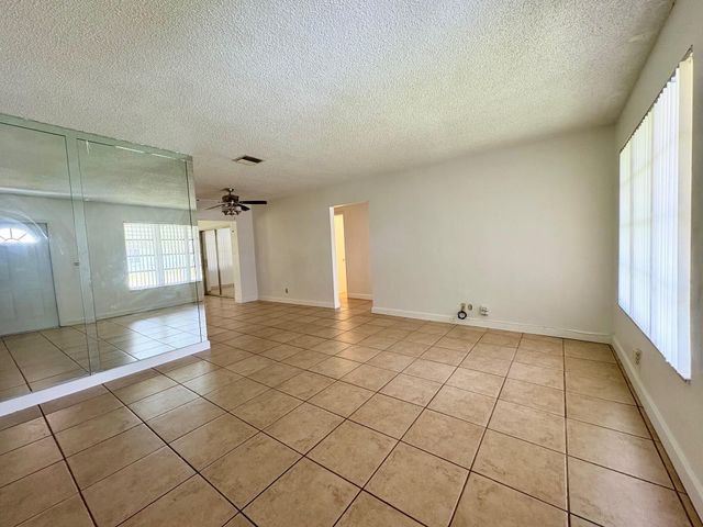 4603 NW 49th Street, Tamarac, FL 33319
