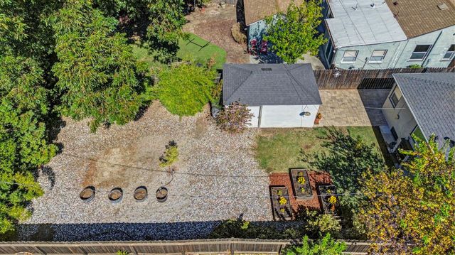 2240 33rd St, Sacramento, CA 95817
