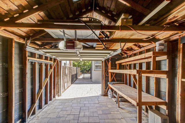 2240 33rd St, Sacramento, CA 95817