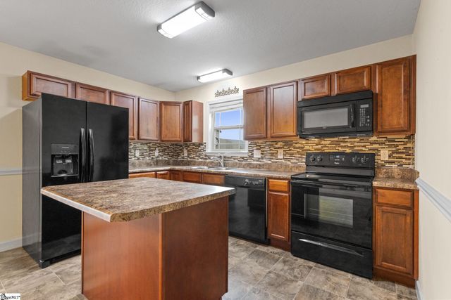 640 Clarion Court, Boiling Springs, SC 29316